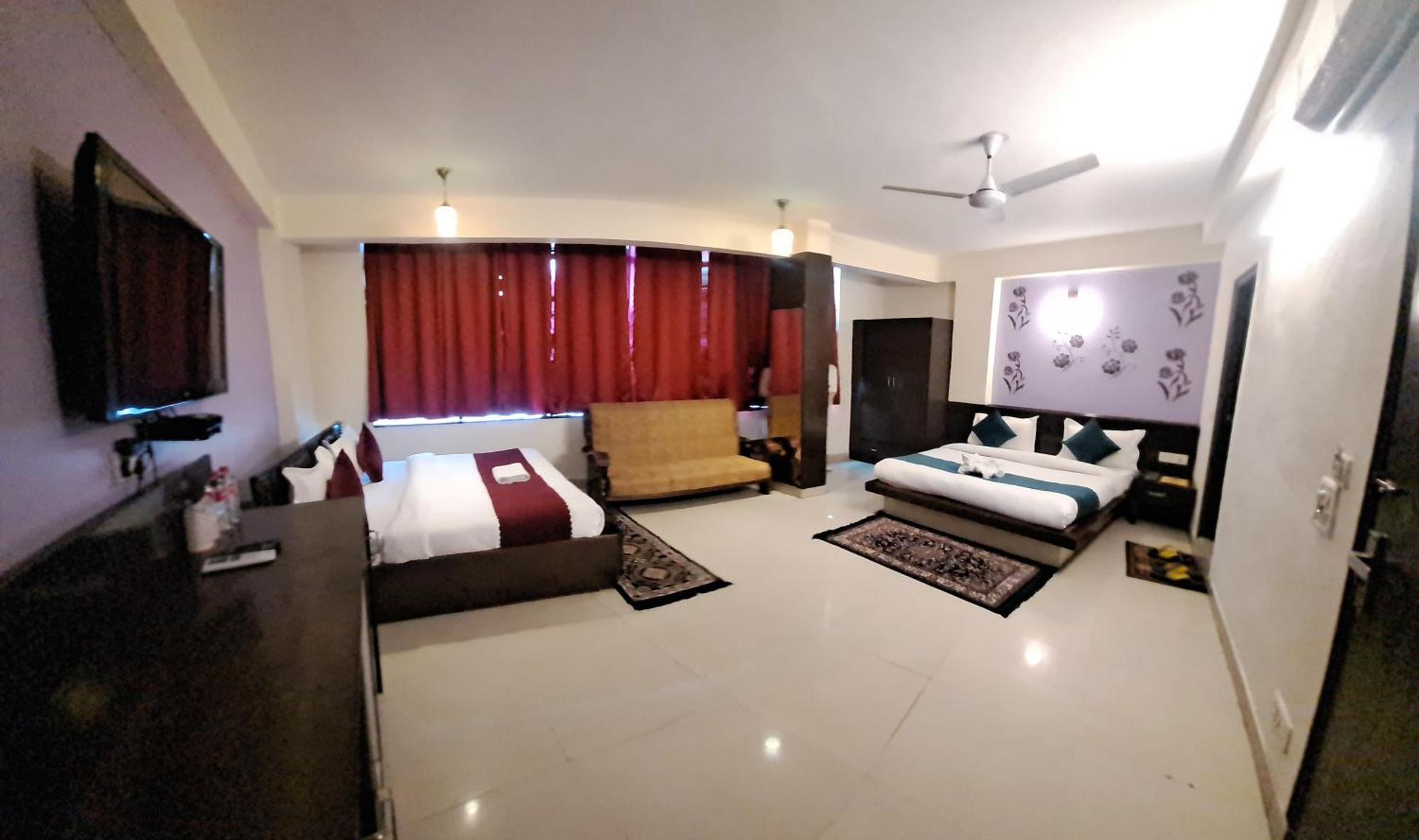 Airport Hotel Port View New Delhi Bagian luar foto