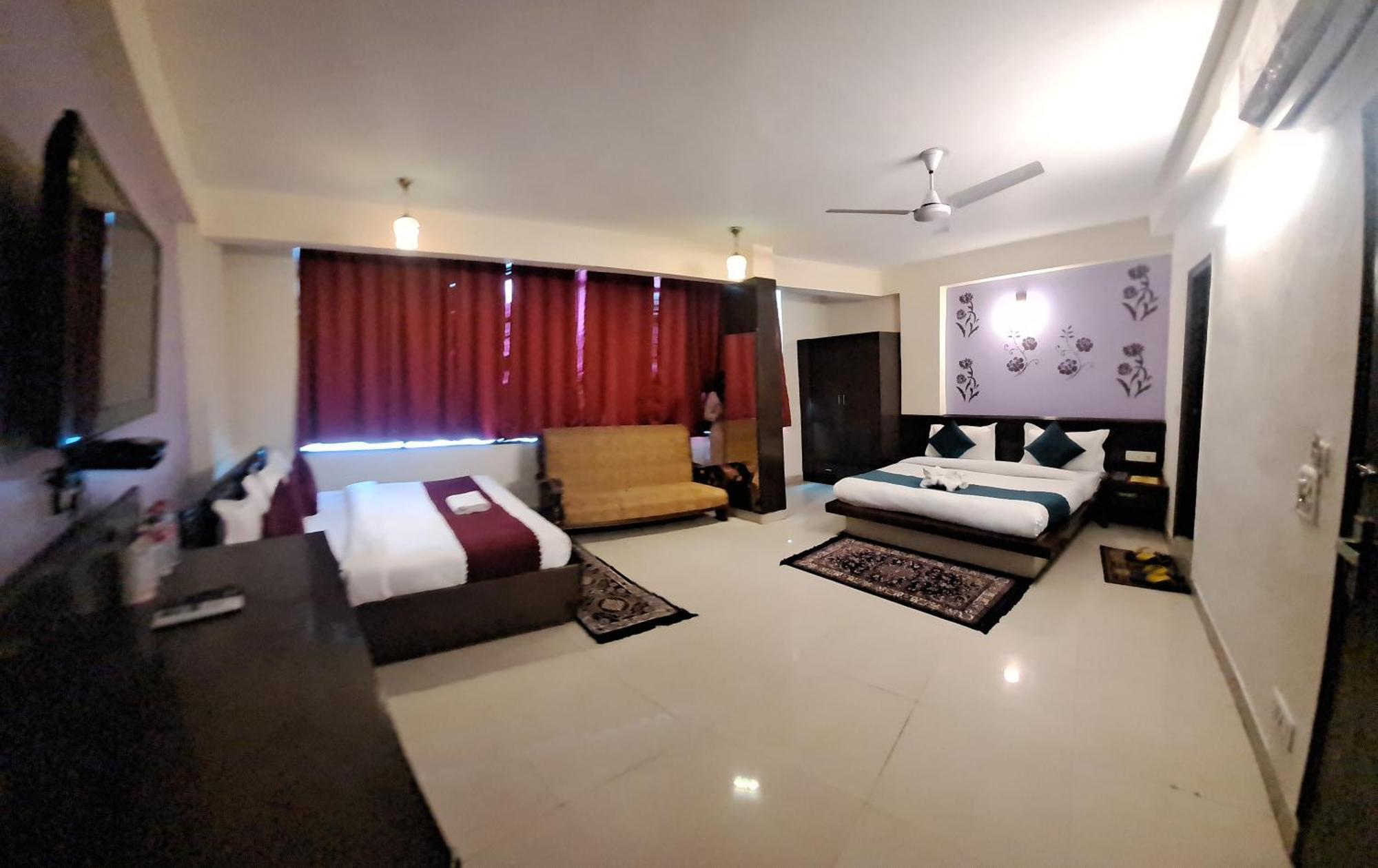 Airport Hotel Port View New Delhi Bagian luar foto