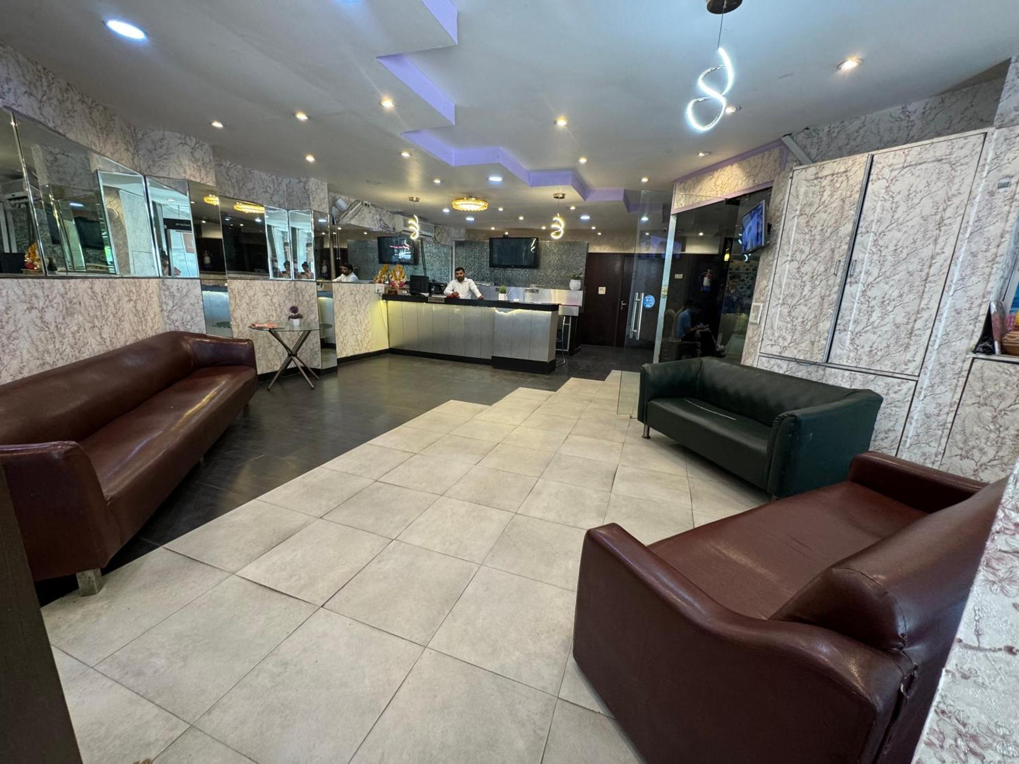 Airport Hotel Port View New Delhi Bagian luar foto