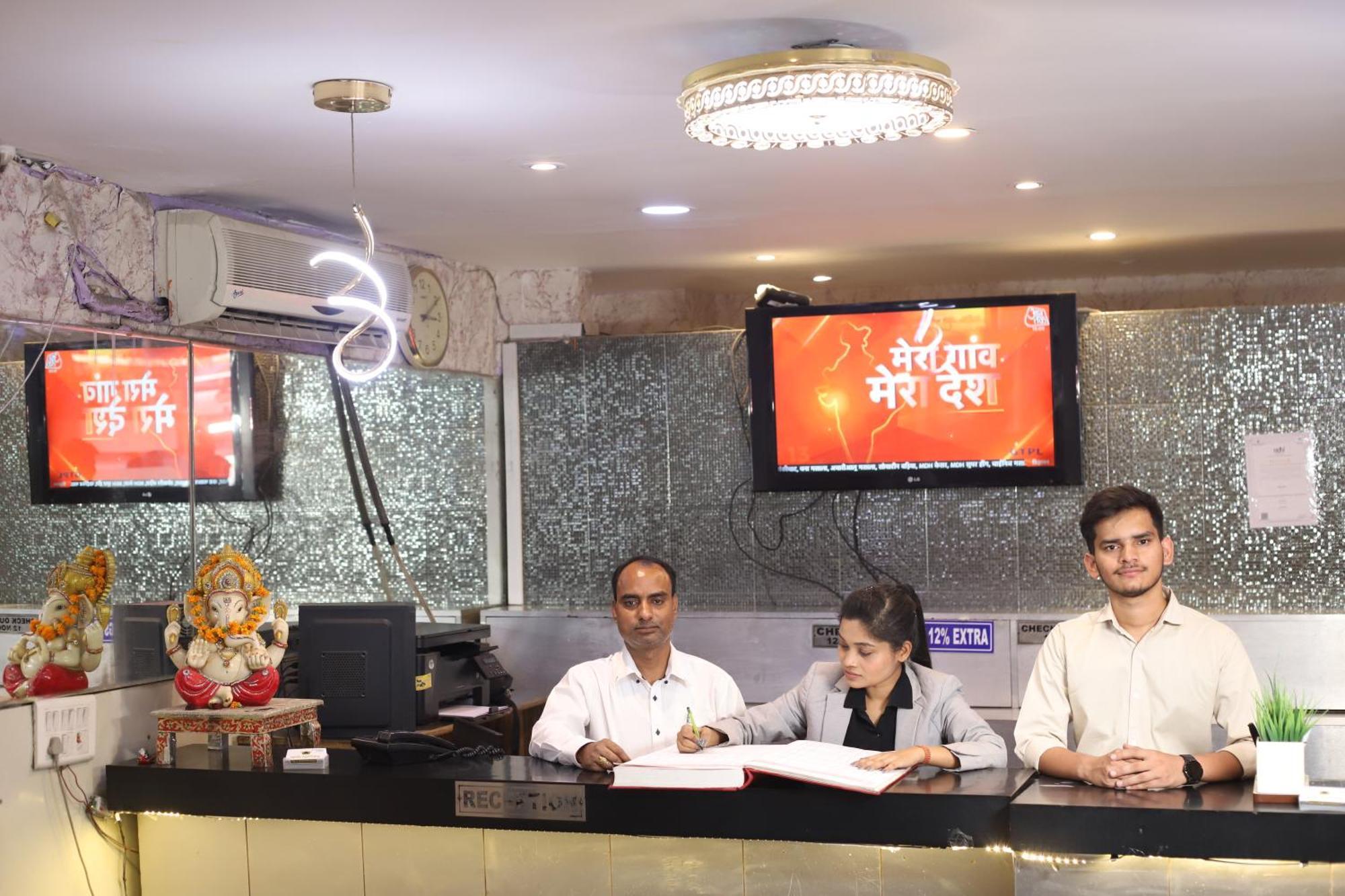Airport Hotel Port View New Delhi Bagian luar foto