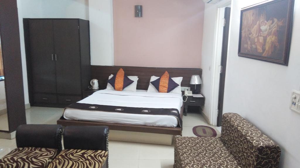 Airport Hotel Port View New Delhi Bagian luar foto