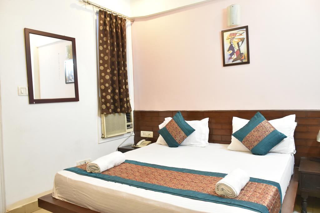 Airport Hotel Port View New Delhi Bagian luar foto