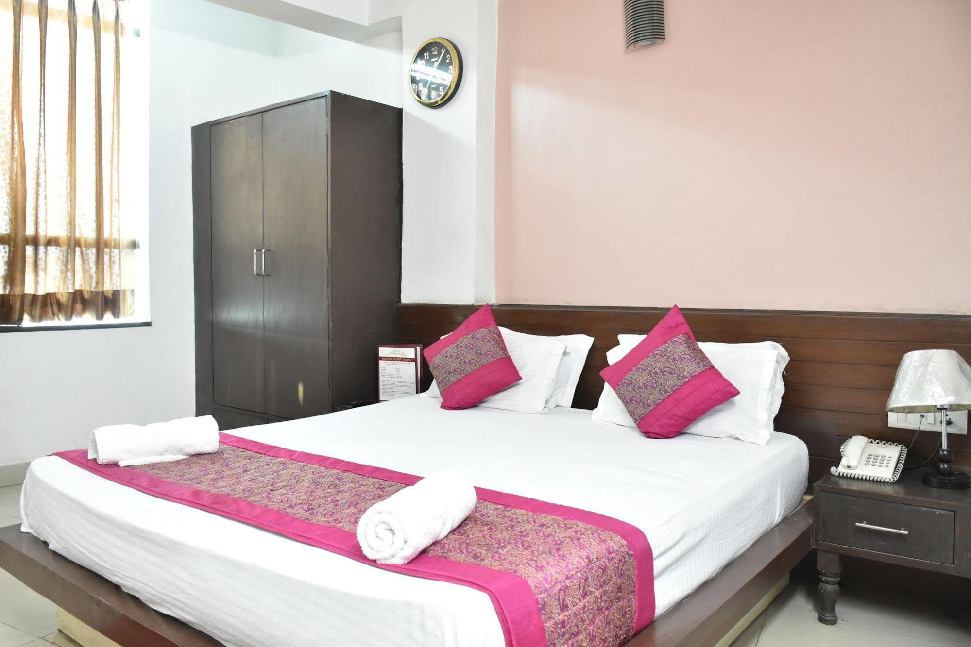 Airport Hotel Port View New Delhi Bagian luar foto